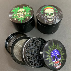 Moledor Negro con Calavera 5 cm 4 pisos